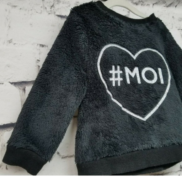 H&M faux fur black sweatshirt with print. - Picture 9 of 16